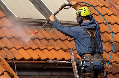 Démoussage et hydrofuge de toiture à Escarmain